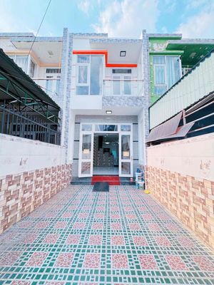 Nhà đẹp như mới – 4PN – sân ô tô rộng – gần DT743C – chỉ 7.5tr