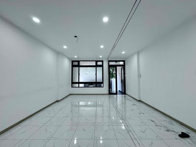 Nguyên căn 5x21m (Hầm 4 tầng) k thang máy, sàn trống giá chỉ 30tr