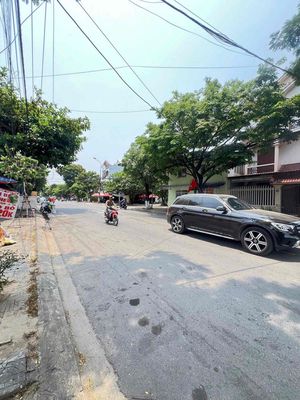 LÔ ĐẤT 800 M2 NGUYỄN CHÁNH . SIÊU ĐẸP