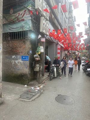 Cho Thuê nhà phố Chu Huy Mân, Long Biên, 4PN, Nội thất đầy đủ, giá 5Tr