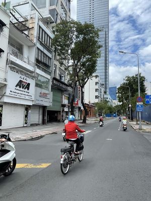 CHO THUÊ MT ĐỒNG KHỞI, Q1, PHỐ ĐI BỘ. DT : 6x14m. ( Hiếm )