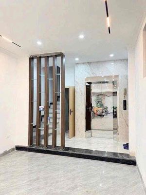 nhà đẹp ngõ ô tô  có thang máy ở và làm công ty