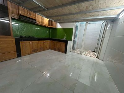 Căn hộ mini trệt có gác, sân sau, giếng trời gần Ngã Tư Bốn Xã