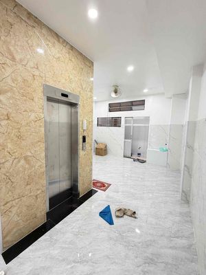 CHO THUÊ NHÀ MT ĐƯỜNG 3/2 Q10 DT 4,5x17M CÓ THANG MÁY