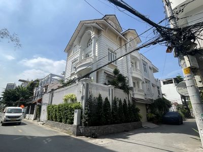 🔥 Cho Thuê căn villa sân vườn 10x12m 1 trệt 3 lầu-giá 50tr/tháng