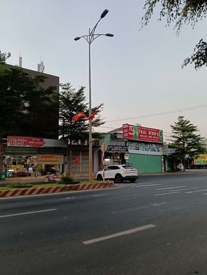 Cho thuê Mặt tiền kinh doanh võ văn kiệt