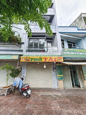 cho thuê nhà mặt tiền đường kinh dương vương đối diện bến xe miền Tây 