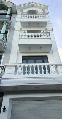 Cho thuê nhà MT 305A Nguyễn Trọng Tuyển P.10 Q. Phú Nhuận.