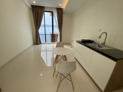 PHÒNG MỚI FULL NỘI THẤT CÓ MÁY LẠNH GẦN NGÃ TƯ HÀNG XANH