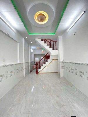 nhà 4 phòng ngủ.gần trạm thu phí Ăn Sương -An Lạc