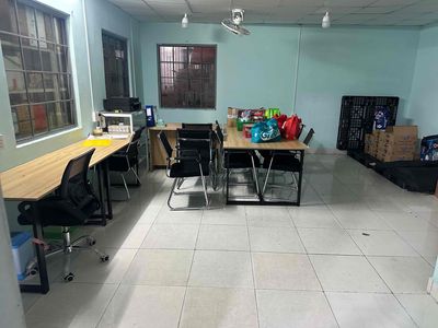 Cho thuê văn phòng + 1 kho . diện tích 90m2