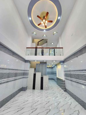 Nhà mới xây hiện đại, 3 lầu, 4 phòng ngủ