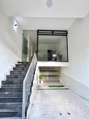 CHO THUÊ MẶT BẰNG SẴN CỬA KÍNH MÁY LẠNH KHU PHƯỚC LONG GIÁ 5 TRIỆU
