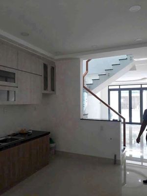 CHO THUÊ VILA Đ/C 971/11 ÂU CƠ - 8m5x17 - 3 TẦNG - 4PN-5WC_ GIÁ RẺ 