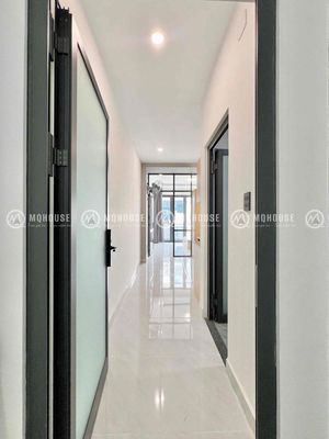 1 căn hộ tách bếp thang máy  tân bình tân phú