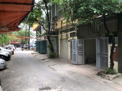 Cho Thuê Tầng 1,3,4 Nhà Tại Mặt Ngõ 118 Nguyễn Khánh Toàn 65m2/1 tầng