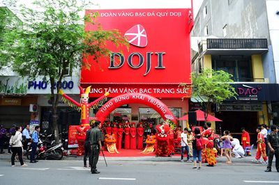 Cho thuê nhà mặt tiền đường Lê Thánh Tôn, phường Bến Thành, Quận 1.