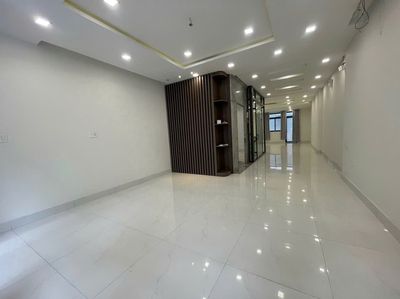 Nhà thiết kế chuẩn văn phòng 20-25 nhân sự không gian làm việc riêng