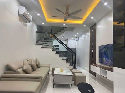 Cho thuê nhà nguyên căn mới tinh Bát Khối