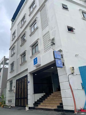 Cho nữ thuê phòng trọ cao cấp, có hồ bơi.