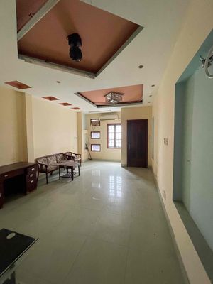 Cho thuê nhà HXH đường Văn Chung 4x10 1 trệt 3 lầu sân thượng 4pn 4wc