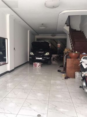 Nhà ngõ 216 Trung Kính, Diện tích 60m2 x 5 tầng, đường 8m để ô tô