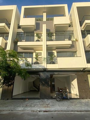 CHO THUÊ NHÀ Ở KINH DOANH 4 TẦNG NGANG 10M CÓ THANG MÁY KHU PHƯỚC LONG