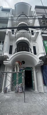 🔥CHO THUÊ CHDV MỚI – TÒA NHÀ VIETTEL 5P\’ - RỘNG 40m2 - BAN CÔNG THOÁNG