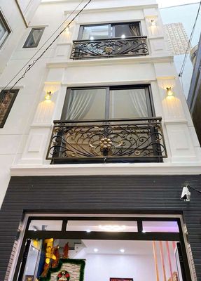 Nhà thuê Trương Định. Quận Tân Bình (2pn,3wc). Dtsd 75m2