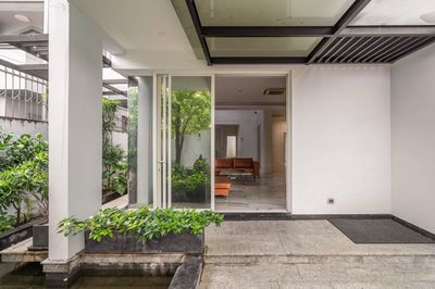 VILLA ĐƯỜNG NGUYỄN MINH HOÀNG KHU K300 DT: 10X20M TRỆT 3 LẦU CHO THUÊ