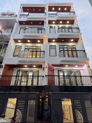 nhà đẹp y hình 4 x 18 có 5pn 6wc sân thượng 