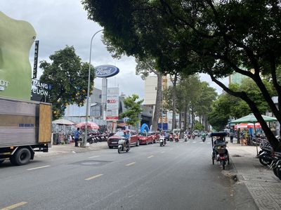 Mặt tiền Cao Thắng Quận 3 gần Võ Văn Tần