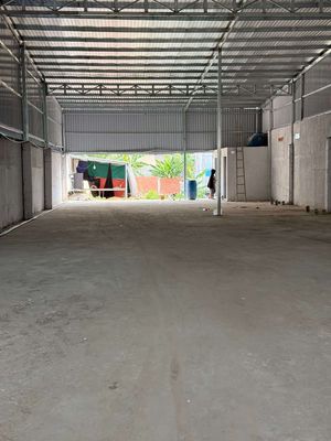 chính chủ cho. thuê kho bãi 750m2 mặt tiền đường lớn 2 conter tránh 
