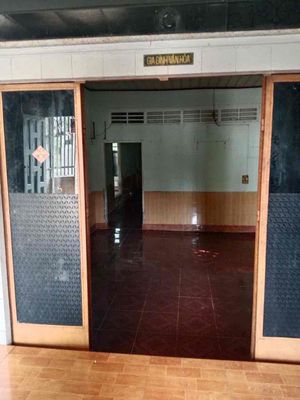 Cho thuê nhà nguyên căn, 2 phòng ngủ, 1 nhà vệ sinh, bếp, phòng khách