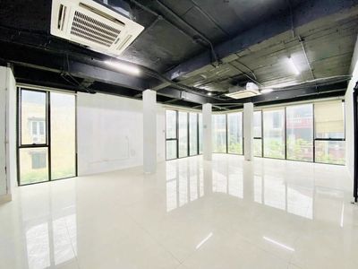 Cho thuê văn phòng Nguyên Hồng 100m2 chỉ 13tr vuông đét mặt tiền 12m 