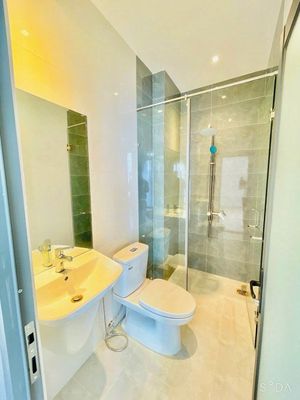 Cho thuê gấp nhà MT 242A Nguyễn Thái Bình, Phường 12, Q.Tân Bình. 