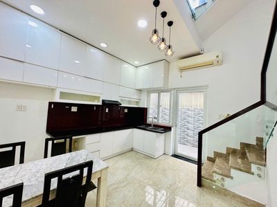 NHÀ PHỐ MEGA KHANG ĐIỀN - NT CƠ BẢN - 3 TẦNG - 5X15M SÂN Ô TÔ -BV 24/7