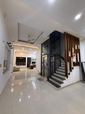 Cho thuê trệt + lầu 1 