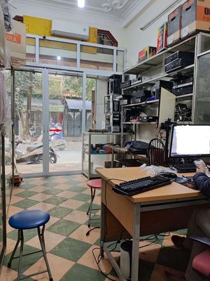 Chính chủ cho thuê tầng1, 2 nhà mặt phố Nguyễn Đức Cảnh