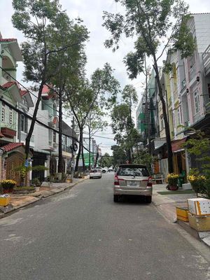 Nhà lầu mới 3 phòng 3 máy lạnh KDC Hồng Phát