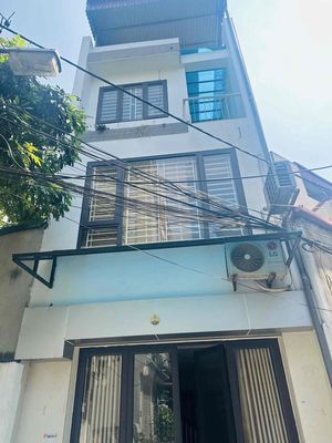 chính chủ cho thuê nhà 3 tầng 1 Tum
