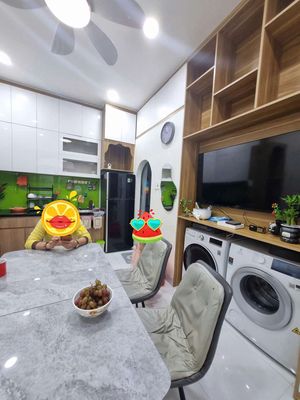 Nhà mới Full nội thất 1 Trệt 1 Lầu 4x6m 2 Phòng hẻm Tùng Thiện Vương