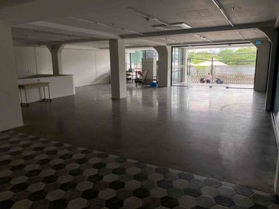 Cho Thuê Tầng Trệt của Nguyên Toà nhà 168M2 + Sân 50m5
