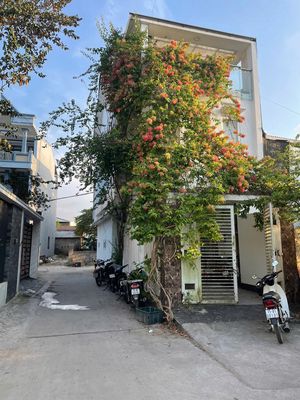 Cho thuê nhà 3 tầng 02/Kiệt 18 Hoàng Quốc Việt (Trường Chinh) Huế