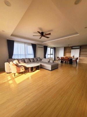 chung cư 168 m siêu rộng có lót xe 3 ngủ full đồ cao caps