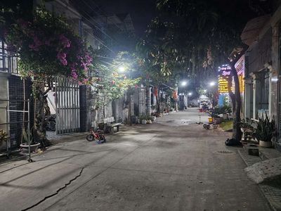 Bán nhà chỉ tính đất 2 tỷ 950 tr ( và căn số 2 giá 6 tỷ 500 tr .LH CC