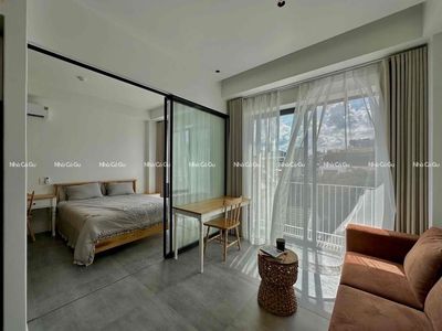STUDIO BAN CÔNG GẦN AEON/CÔNG VIÊN NHÀ MỚI 30m2 FULL NỘI THẤT NEW NEW