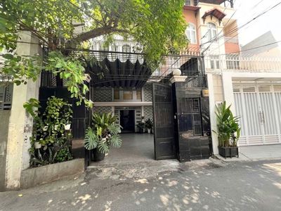 CHO THUÊ NHÀ MT TRẦN HỮU TRANG, CÓ SÂN VƯỜN DT 6x15M, TRỆT 4 LẦU, 30TR