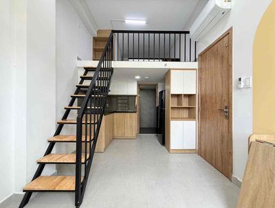 DUPLEX GÁC CAO 1m5_ SÁT GA METRO BẾN THÀNH _ NGAY CẦU ÔNG LÃNH,FULL NT