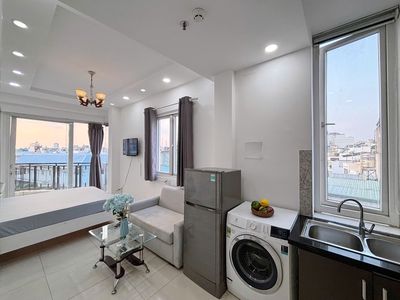 Căn hộ nội thất cao cấp cửa sổ thoáng Lê Văn Sỹ gần CV Hoàng Văn Thụ